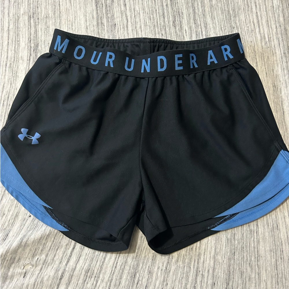 Size xs under armour shorts gently worn perfect condition
